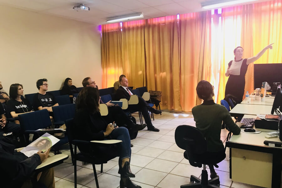 SOS delivering a seminar to students and faculty at UFSC (Federal University of Santa Catarina)