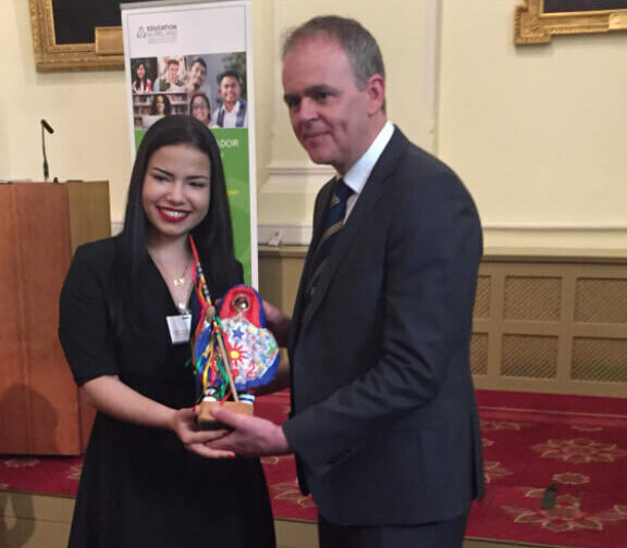 Irish Minister for Education Joe McHugh accepts a gift from a Brazilian graduate that studied in Ireland at an Irish alumni event in São Paulo